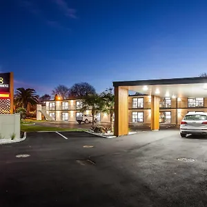 5* Motel One88 On Commerce